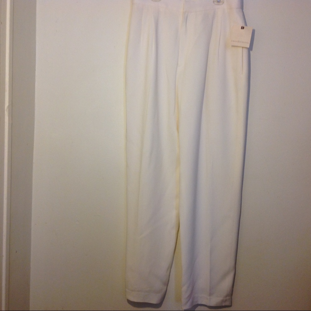 🎈NWT white pants